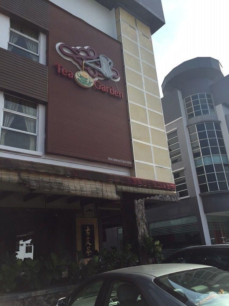 Havona Hotel - Taman Tropika Kulai Exterior foto