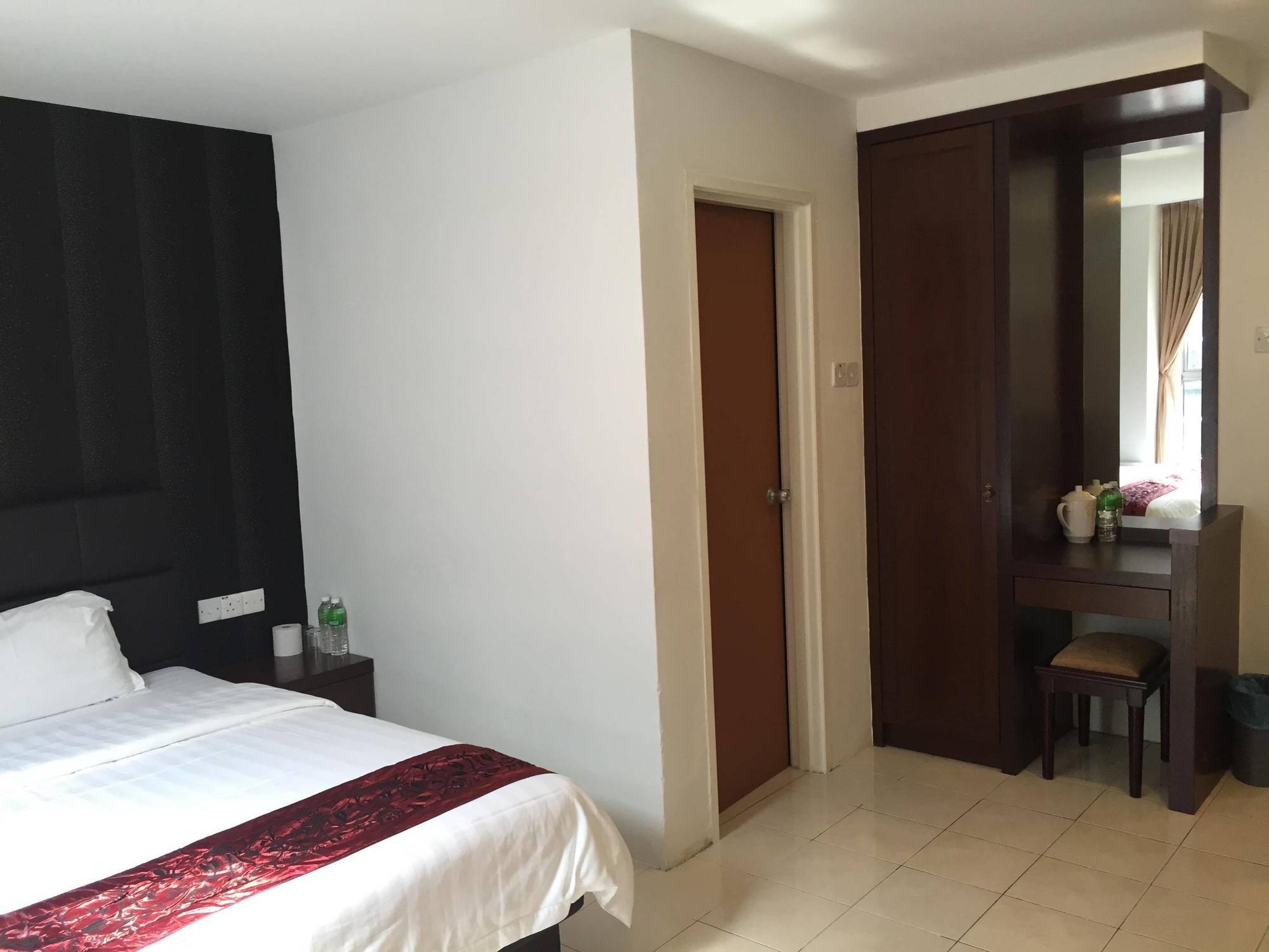 Havona Hotel - Taman Tropika Kulai Exterior foto